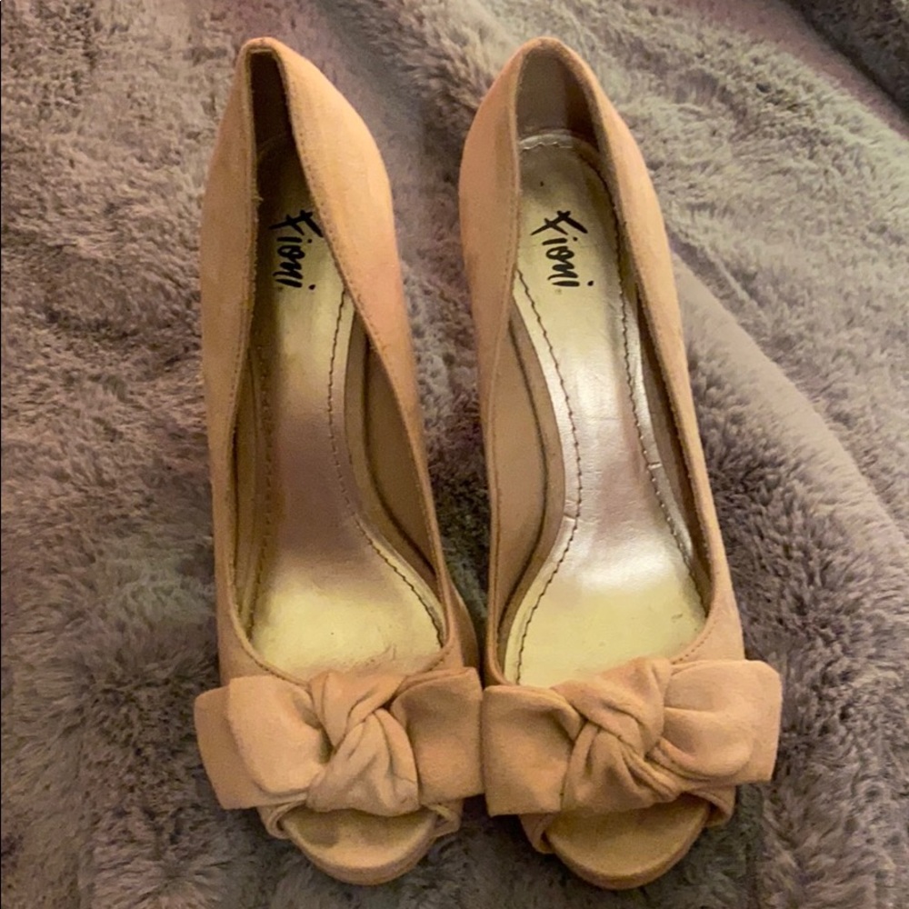 Fioni heels.